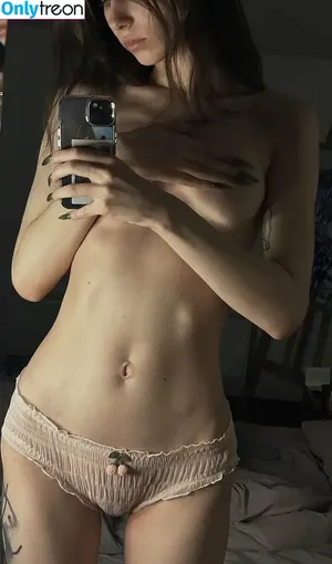 allliiiiisaaaa / allliiisssa / user nude photo #0059
