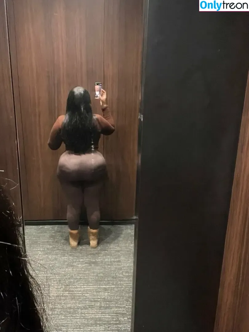 Allohhhh nude photo #0001 (Allimaru / all.o / allypoohhhh)