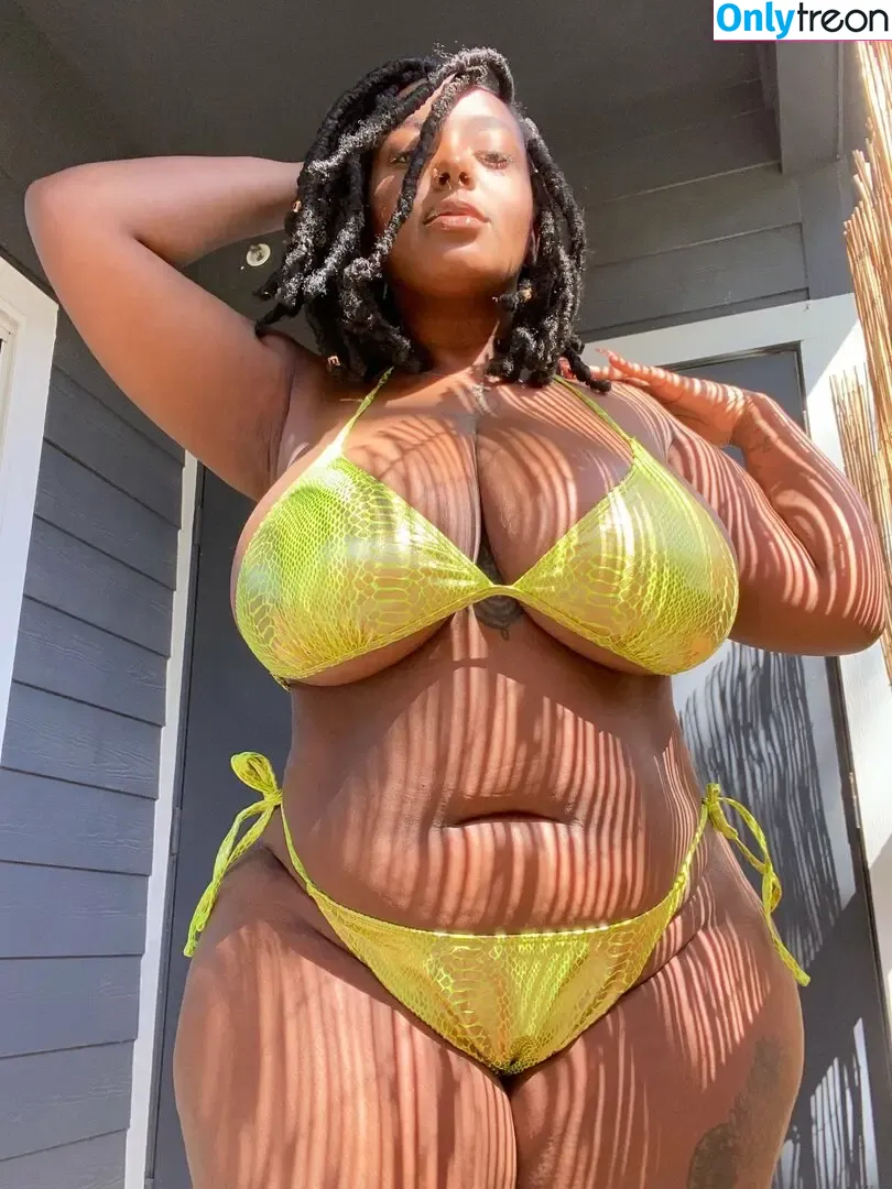 Allohhhh nude photo #0025 (Allimaru / all.o / allypoohhhh)