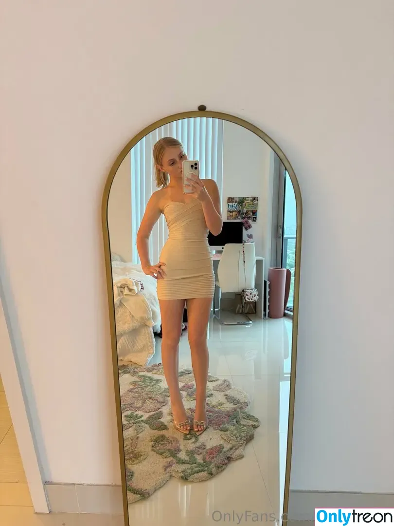 allthingsbunnyy nude photo #0343 (_reyyxx / xrey_1 / xrey__1)