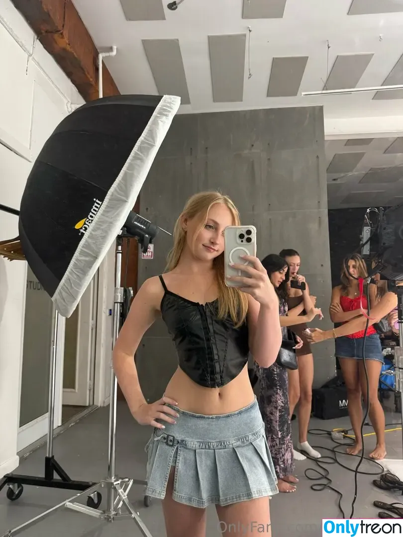 allthingsbunnyy голая photo #0346 (_reyyxx / xrey_1 / xrey__1)