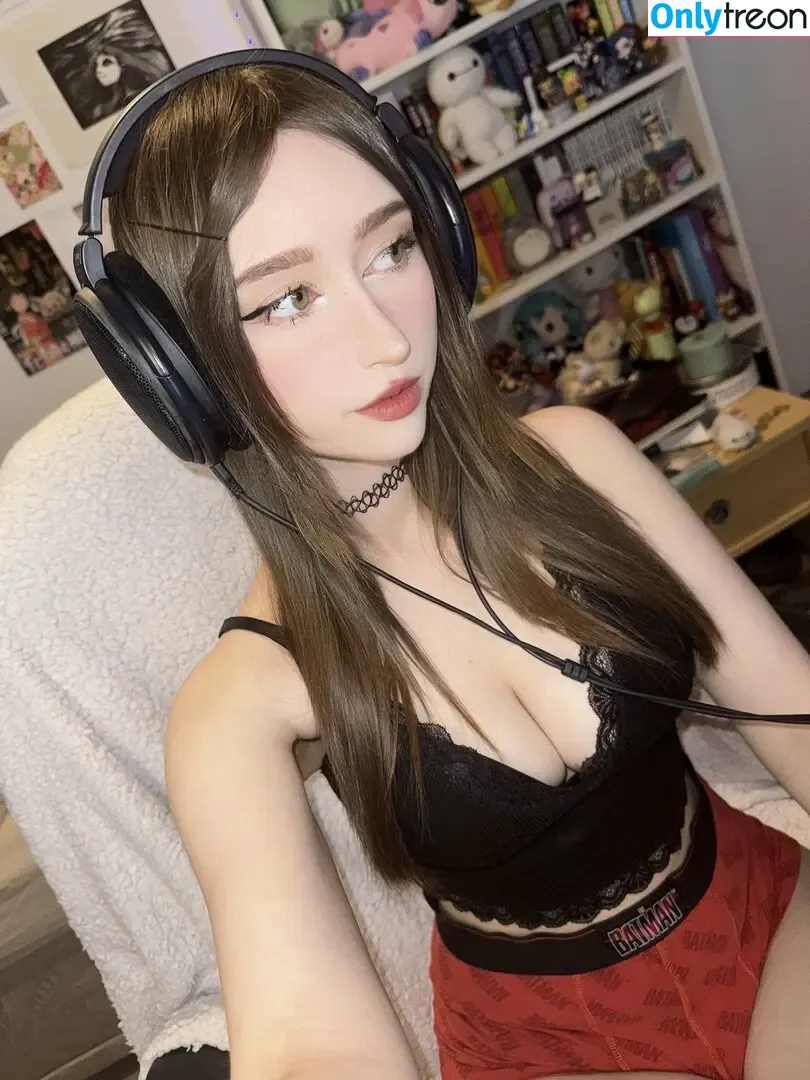 Allykitti голая photo #0240 (ally_katt / allykitti_ / crywink_)