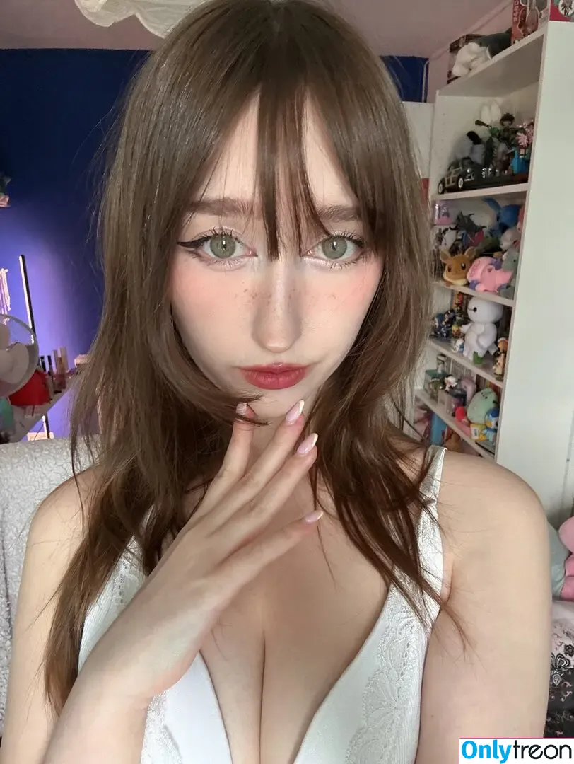 Allykitti nude photo #0250 (ally_katt / allykitti_ / crywink_)
