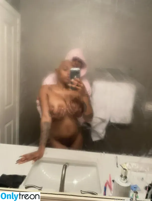 AllynRa nude photo #0001 (allyn.ra)