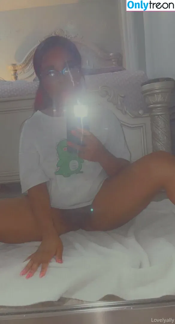 allysquirtss nude photo #0020 (allysquicc)