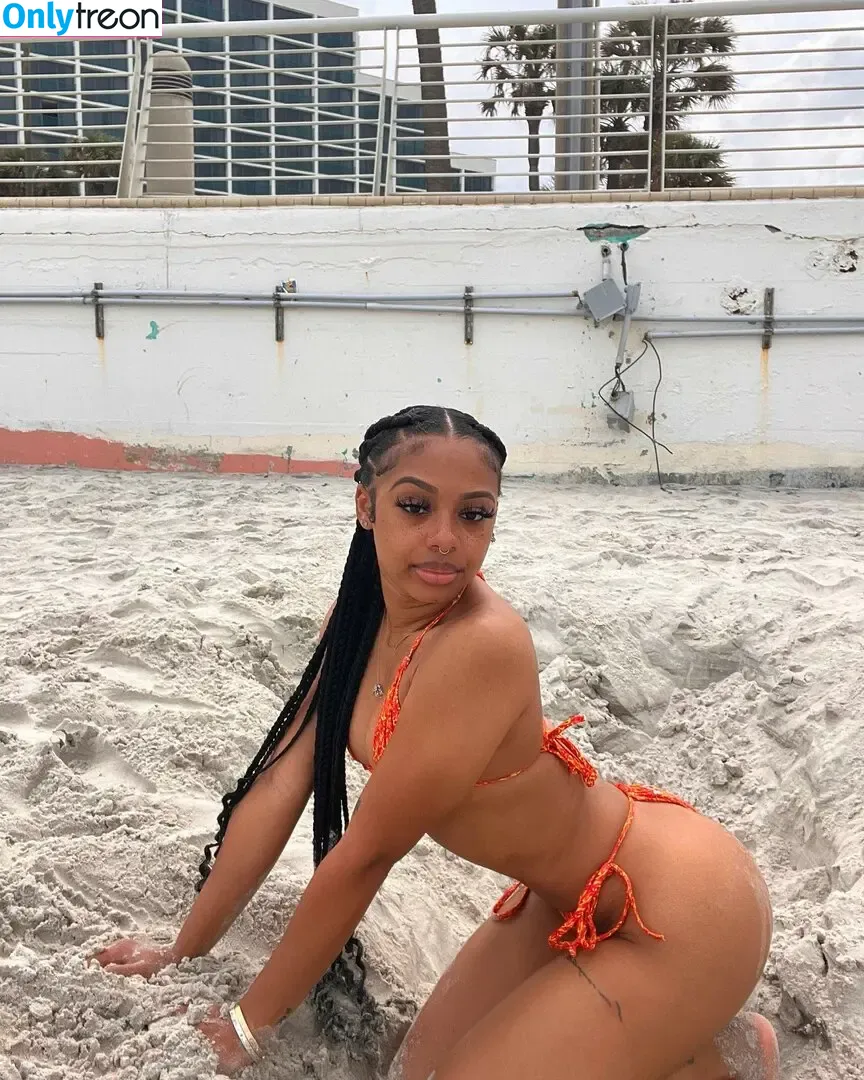AlmondXMilk nude photo #0051 (SheCanadian)