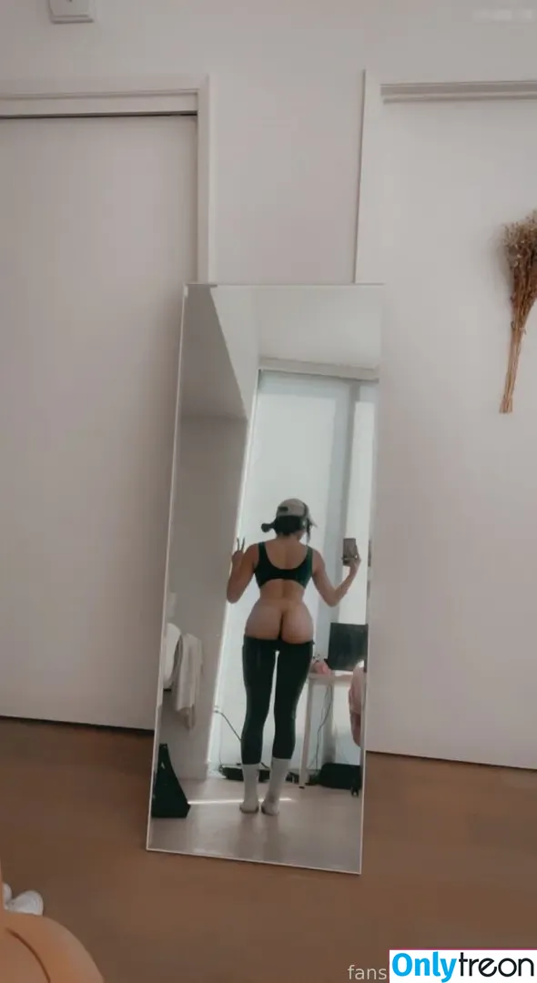 Aloedvni nude photo #0033 (Aloedvni)