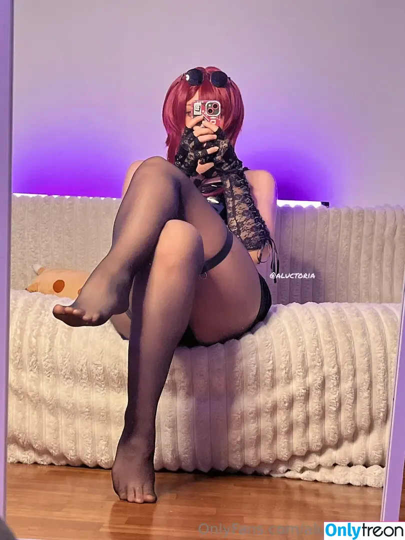aluctoriachan nude photo #0099 (aannaavictoria)