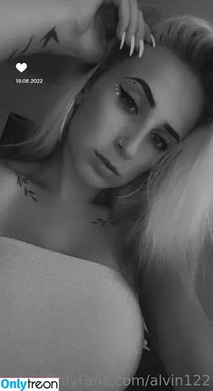  nude photo #0003