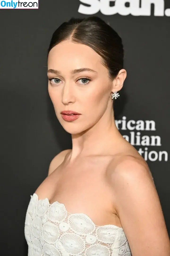Alycia Debnam Carey nude photo #1300 (DebnamCarey / alyciajasmin)