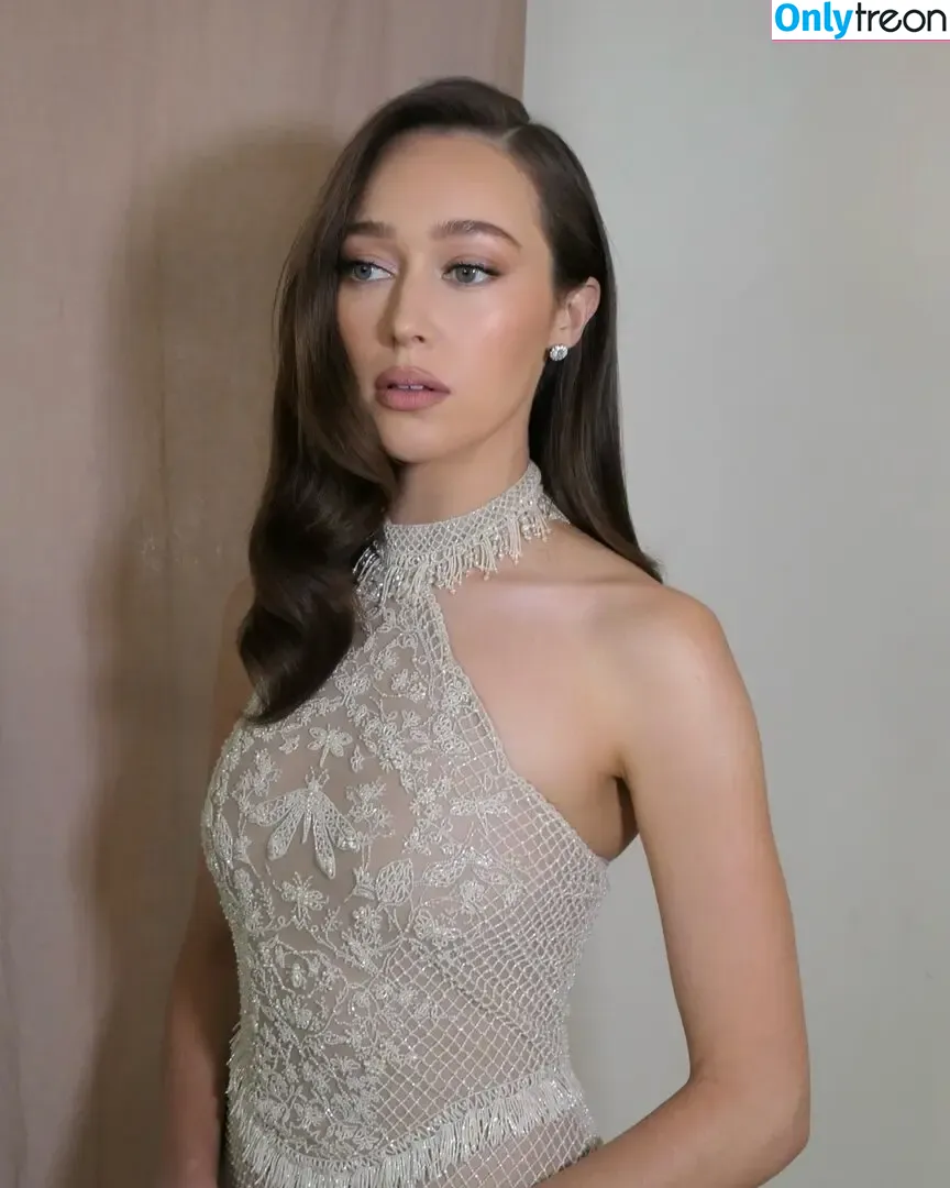 Alycia Debnam Carey nude photo #1305 (DebnamCarey / alyciajasmin)