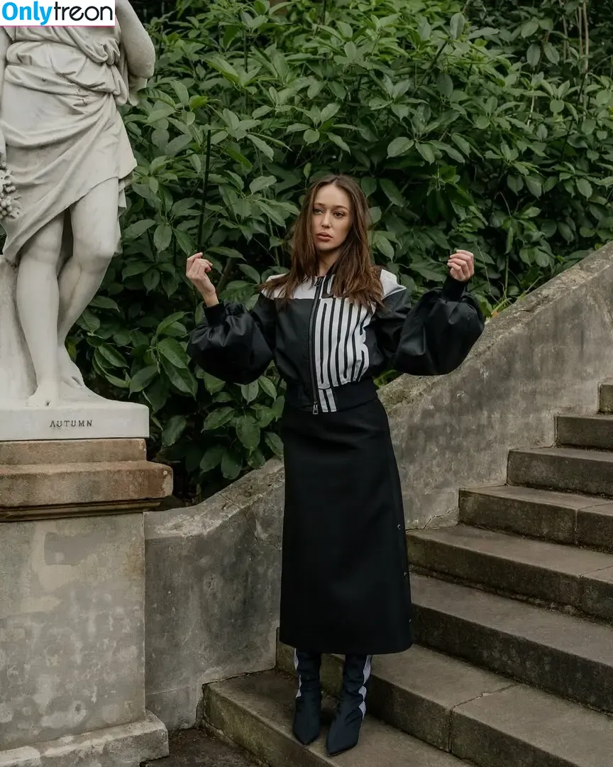 Alycia Debnam Carey nude photo #1344 (DebnamCarey / alyciajasmin)