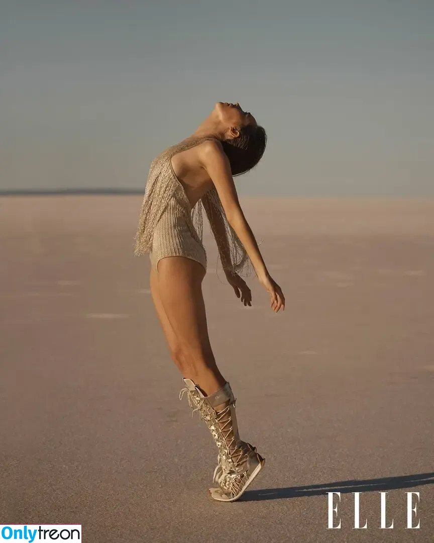Alycia Debnam Carey nude photo #1351 (DebnamCarey / alyciajasmin)