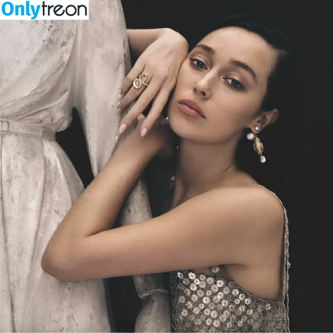 Alycia Debnam Carey nude photo #1355 (DebnamCarey / alyciajasmin)