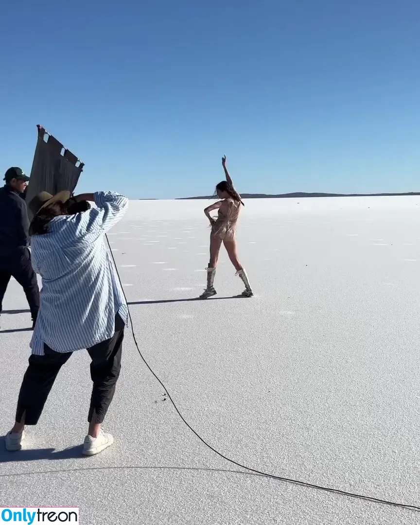 Alycia Debnam Carey nude photo #1363 (DebnamCarey / alyciajasmin)