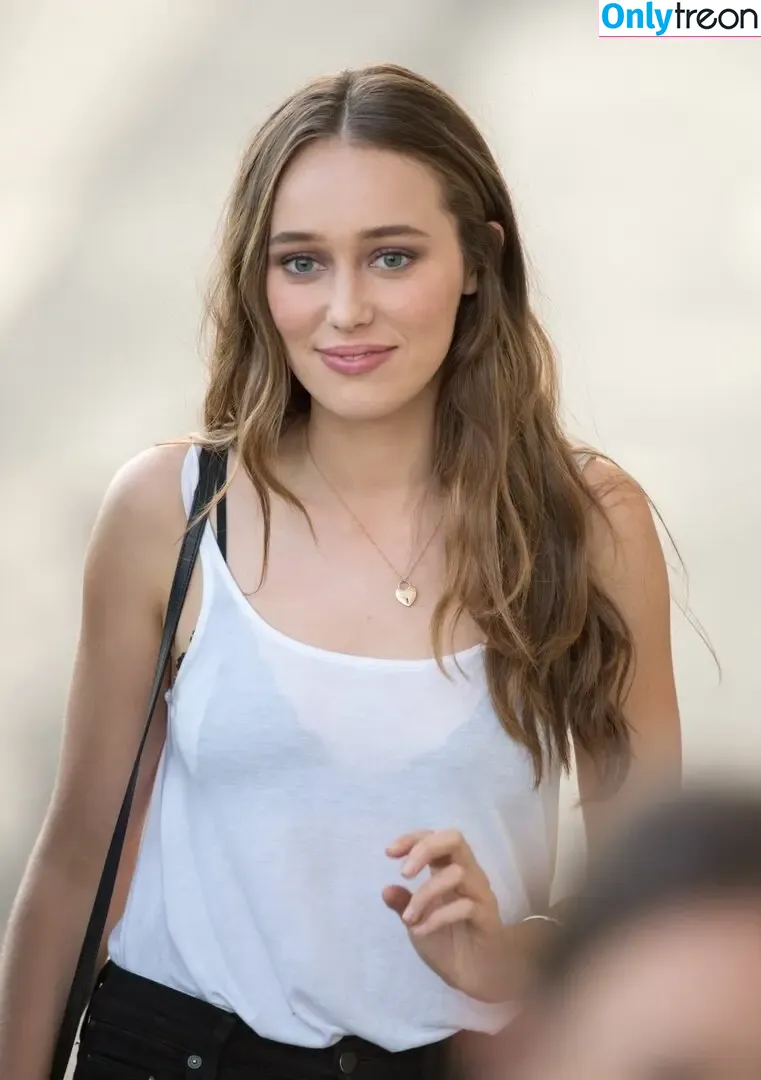 Alycia Debnam Carey nude photo #1369 (DebnamCarey / alyciajasmin)