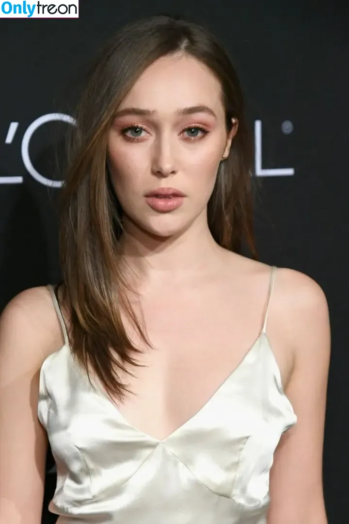 Alycia Debnam Carey nude photo #1374 (DebnamCarey / alyciajasmin)
