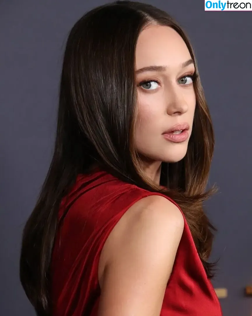 Alycia Debnam Carey nude photo #1375 (DebnamCarey / alyciajasmin)