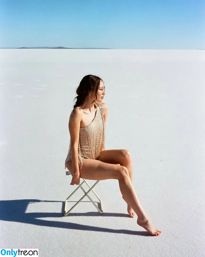 Alycia Debnam Carey nude photo #1390 (DebnamCarey / alyciajasmin)