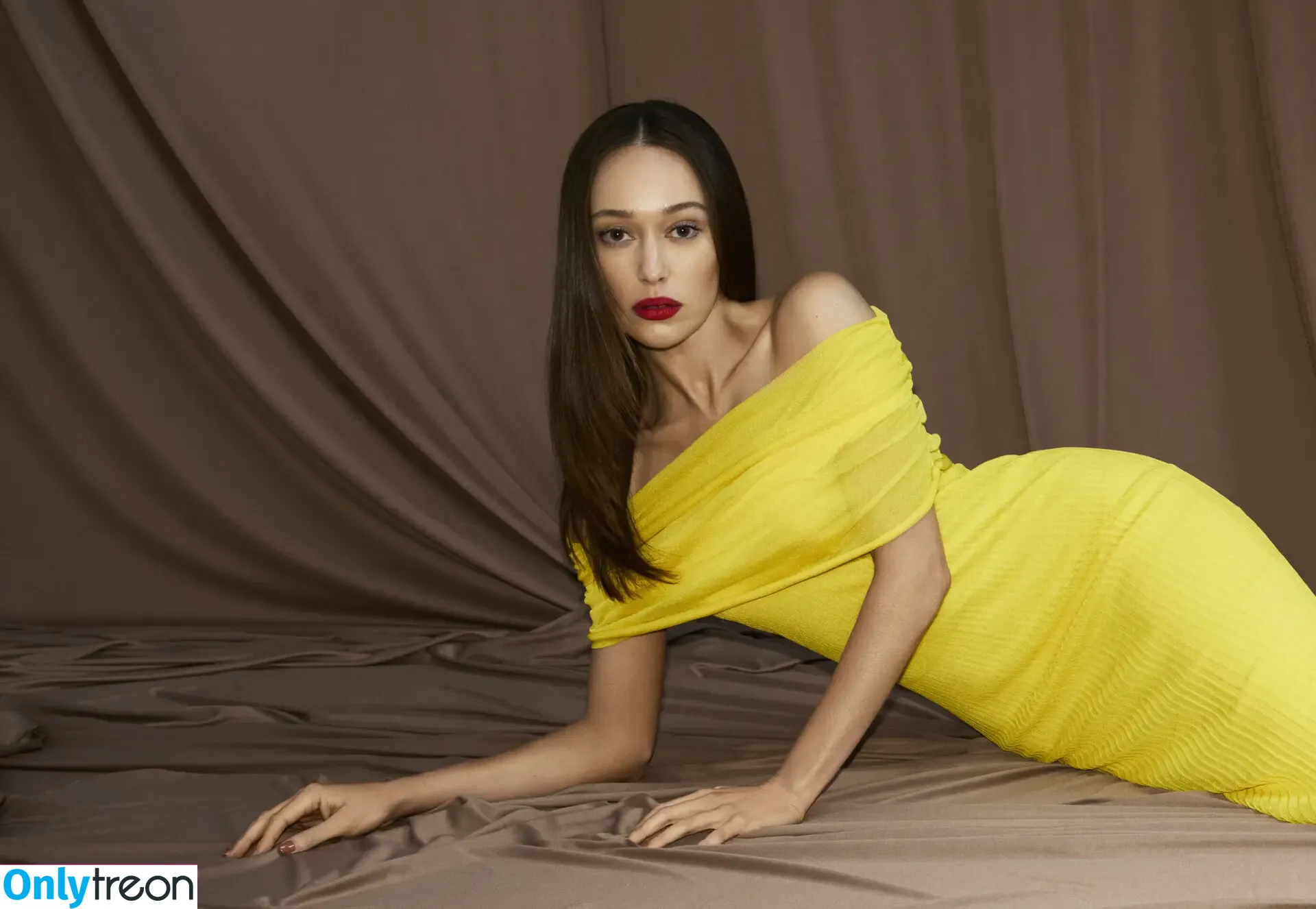 Alycia Debnam Carey nude photo #1410 (DebnamCarey / alyciajasmin)