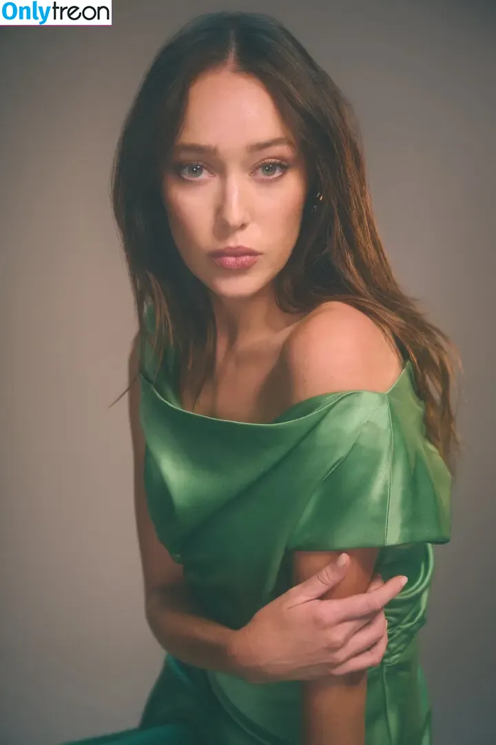 Alycia Debnam Carey nude photo #1429 (DebnamCarey / alyciajasmin)