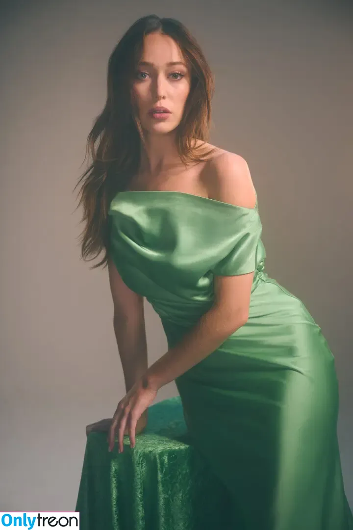 Alycia Debnam Carey nude photo #1430 (DebnamCarey / alyciajasmin)
