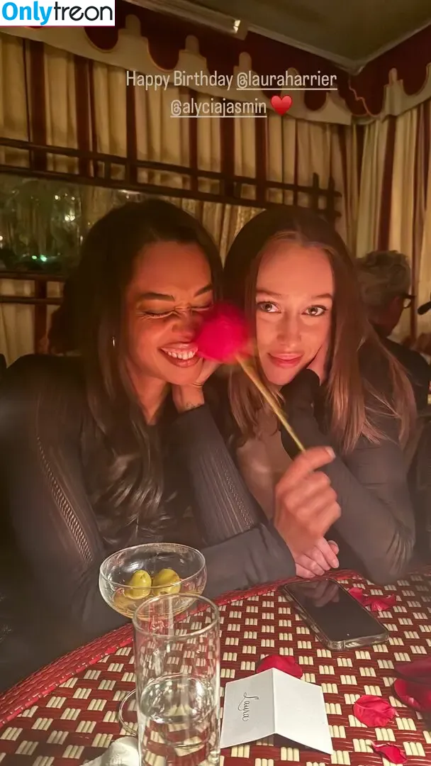 Alycia Debnam Carey голая photo #1432 (DebnamCarey / alyciajasmin)