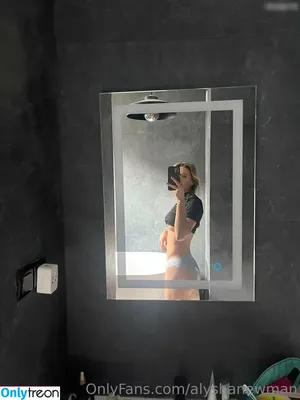 Alysha Newman / alyshanewman nude photo #0316