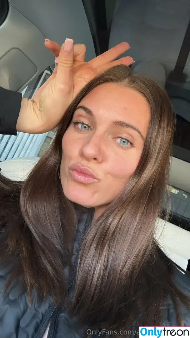 alyshanewman nude photo #0110 (alyshanewman)