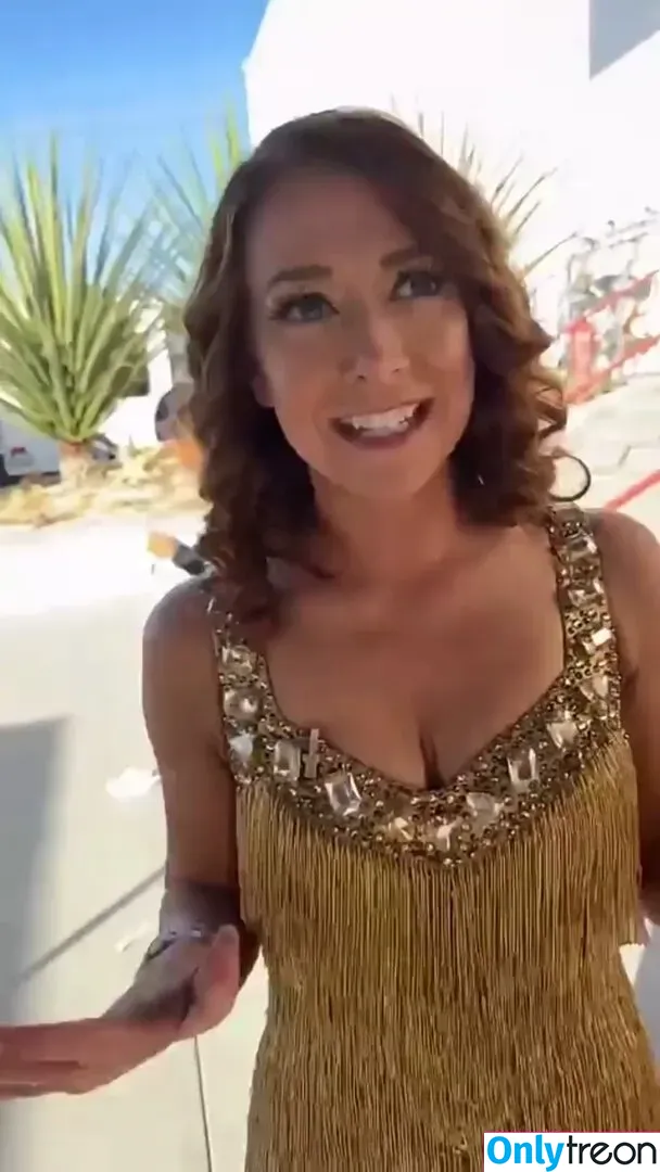 Alyson Hannigan nude photo #0167 (alysonhannigan / u64276282)