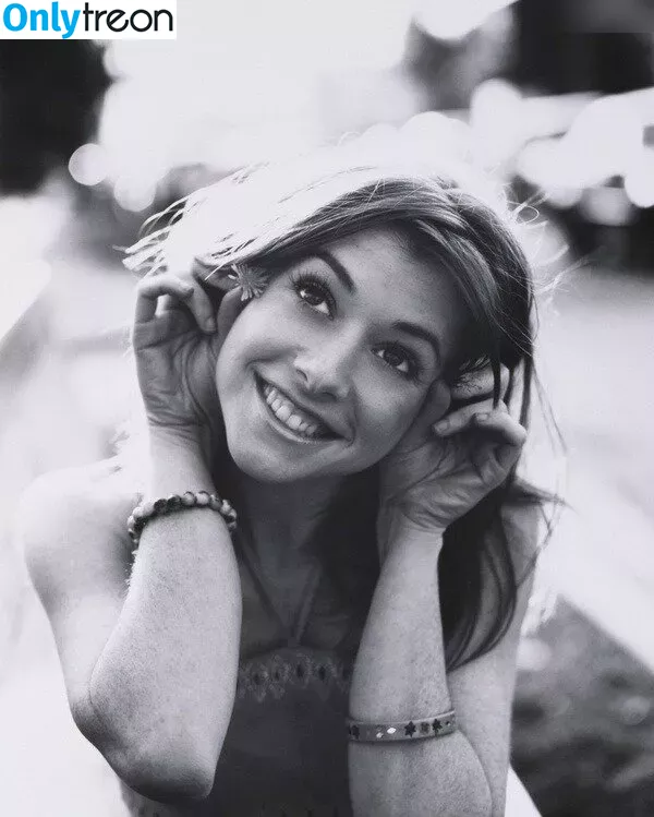 Alyson Hannigan голая photo #0293 (alysonhannigan / u64276282)