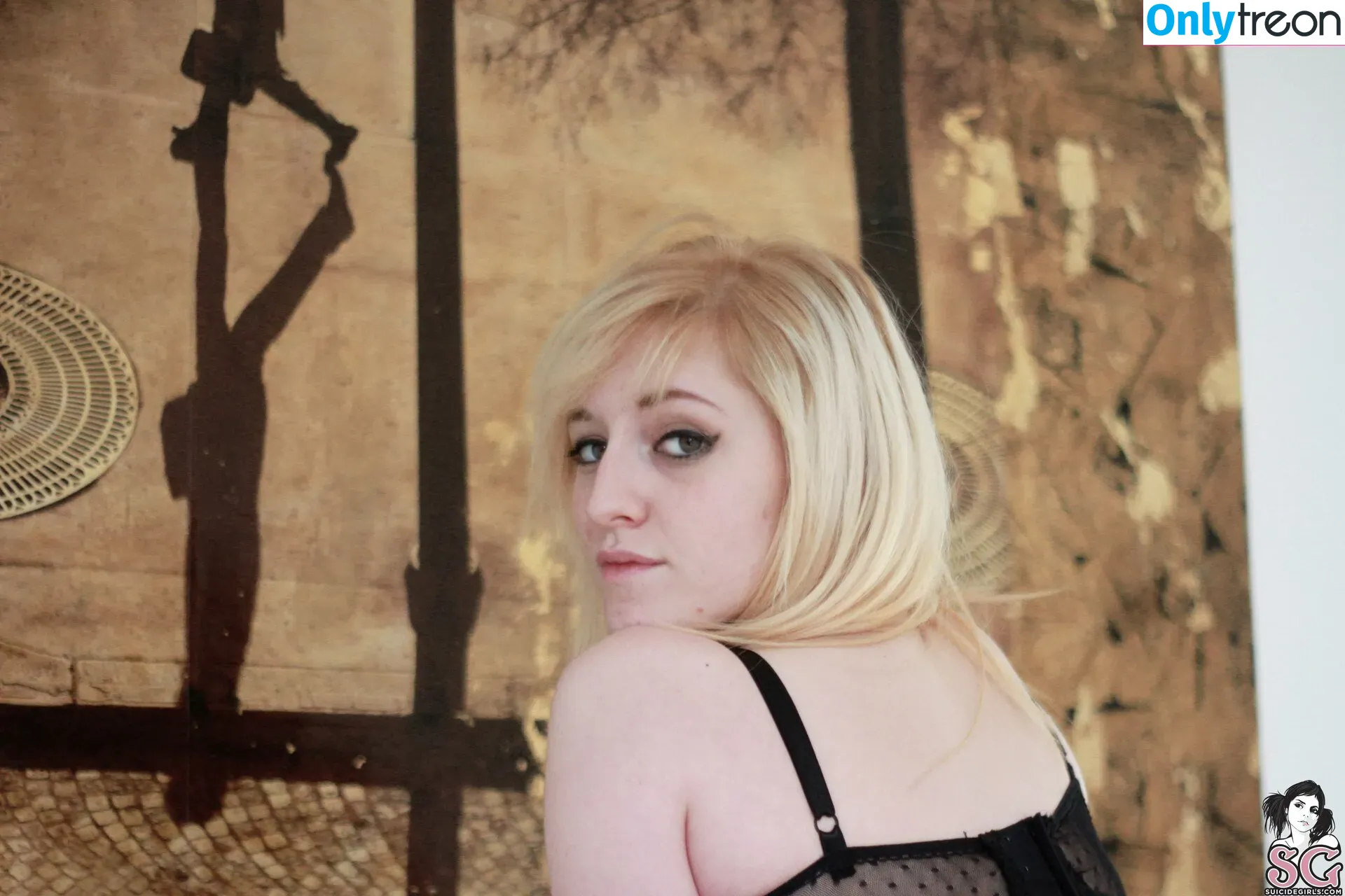 alysondacher голая photo #0060 (alysondacher)