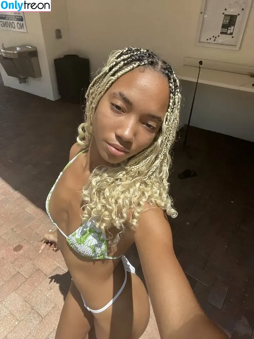alysontsang nude photo #0031 (plantbasedpussey)