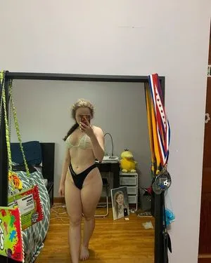 Alyssa Cleversey / lyss.fits фото голая #0007