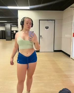 Alyssa Cleversey / lyss.fits фото голая #0109