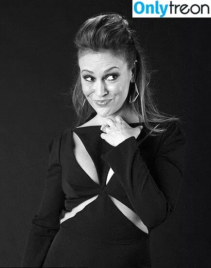 Alyssa Milano голая photo #0489 (alyssa_milano / milano_alyssa / milanoxxx)