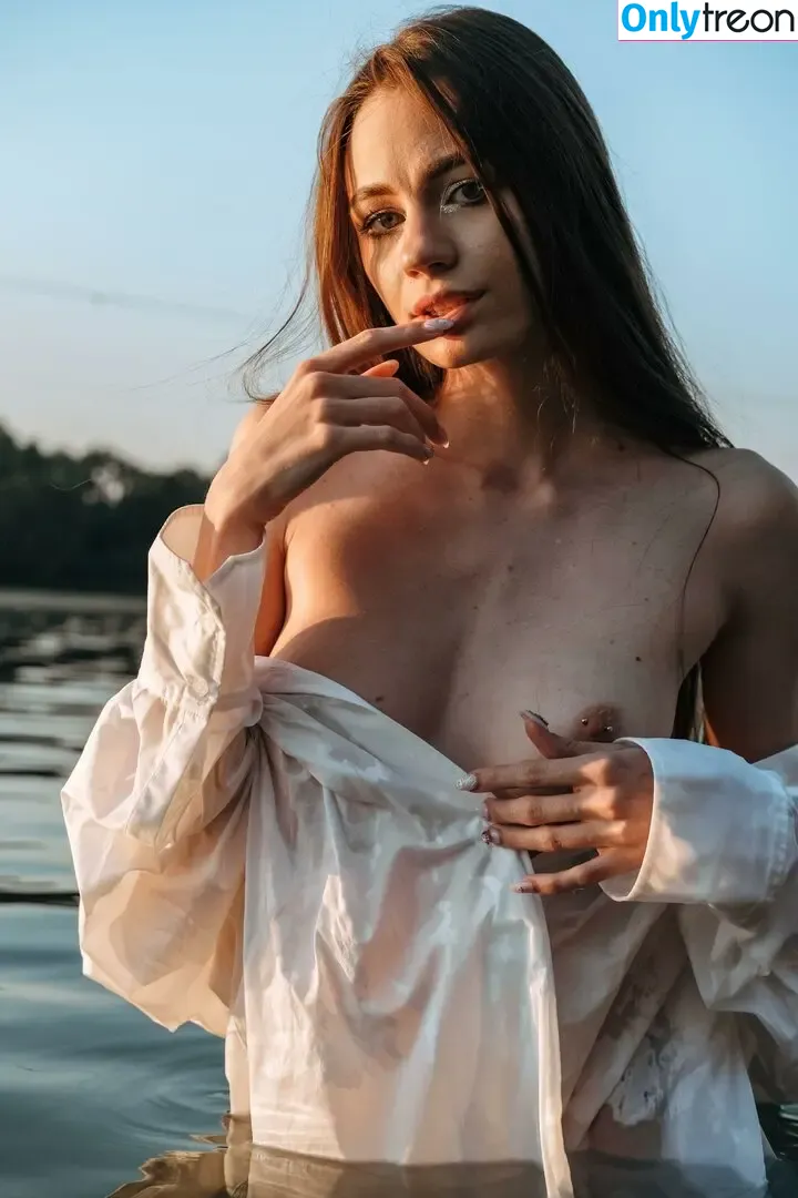 Alyssa_Smit nude photo #0003 (alicesmitsweet)