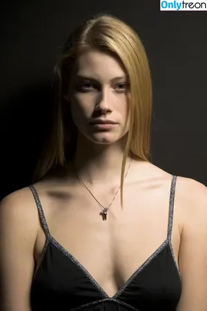 Alyssa Sutherland / TheRealAlyssaS фото голая #0107