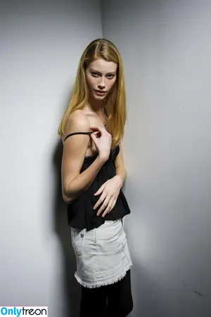 Alyssa Sutherland / TheRealAlyssaS фото голая #0112