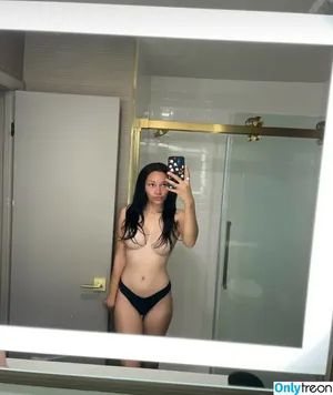 Alyssavanilla nude photo #0009