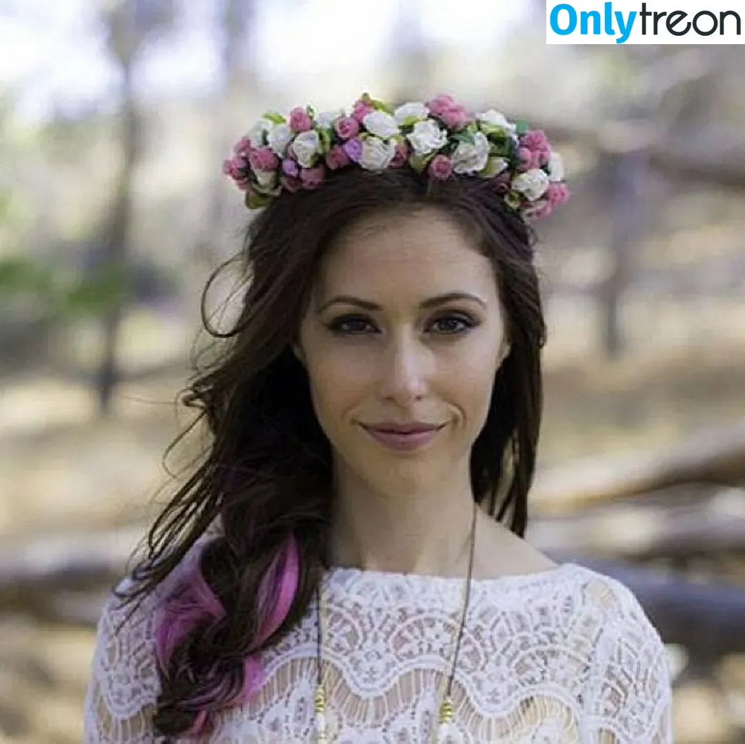 Amanda Crew голая photo #0023 (amandacrew)