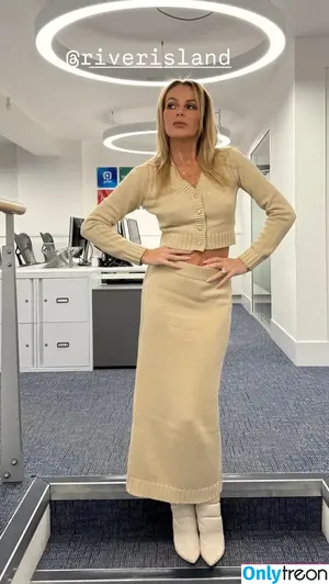 Amanda Holden / amanda_holden / noholdenback nude photo #2609