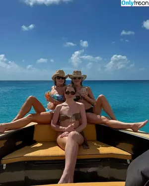 Amanda Holden / amanda_holden / noholdenback nude photo #2677