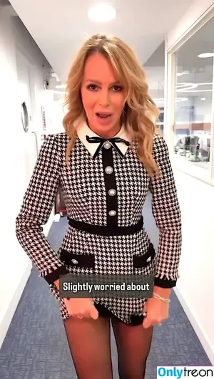 Amanda Holden / amanda_holden / noholdenback nude photo #2709