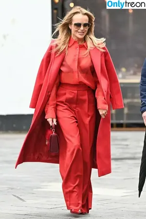 Amanda Holden / amanda_holden / noholdenback nude photo #2786