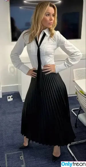 Amanda Holden / noholdenback фото голая #2798