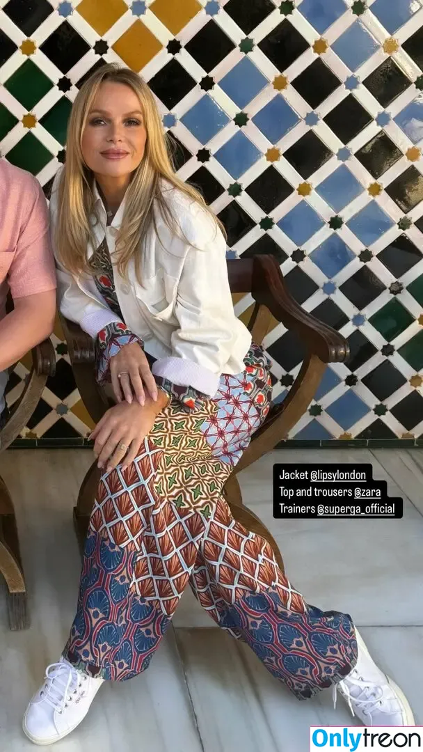 Amanda Holden nude photo #2641 (amanda_holden / noholdenback)