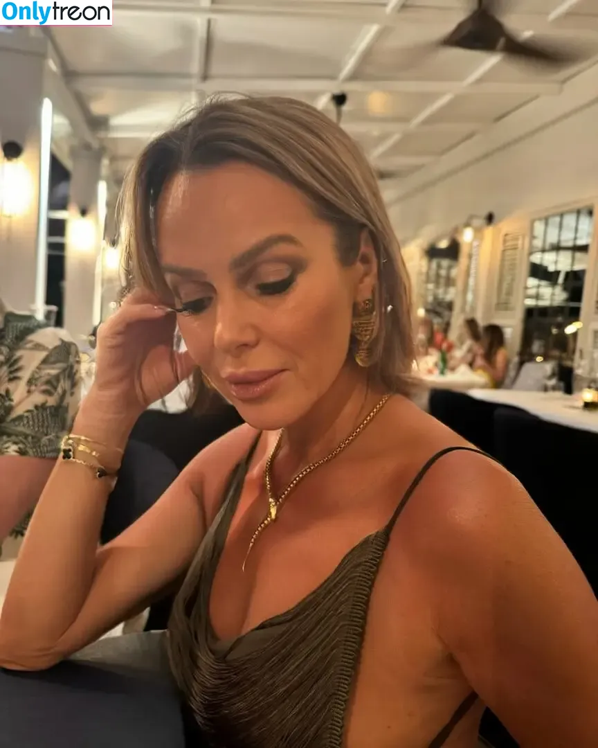 Amanda Holden nude photo #2680 (amanda_holden / noholdenback)