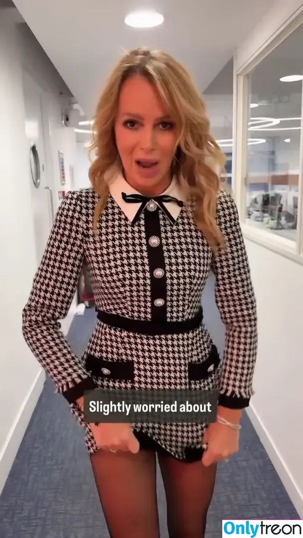 Amanda Holden nude photo #2708 (amanda_holden / noholdenback)