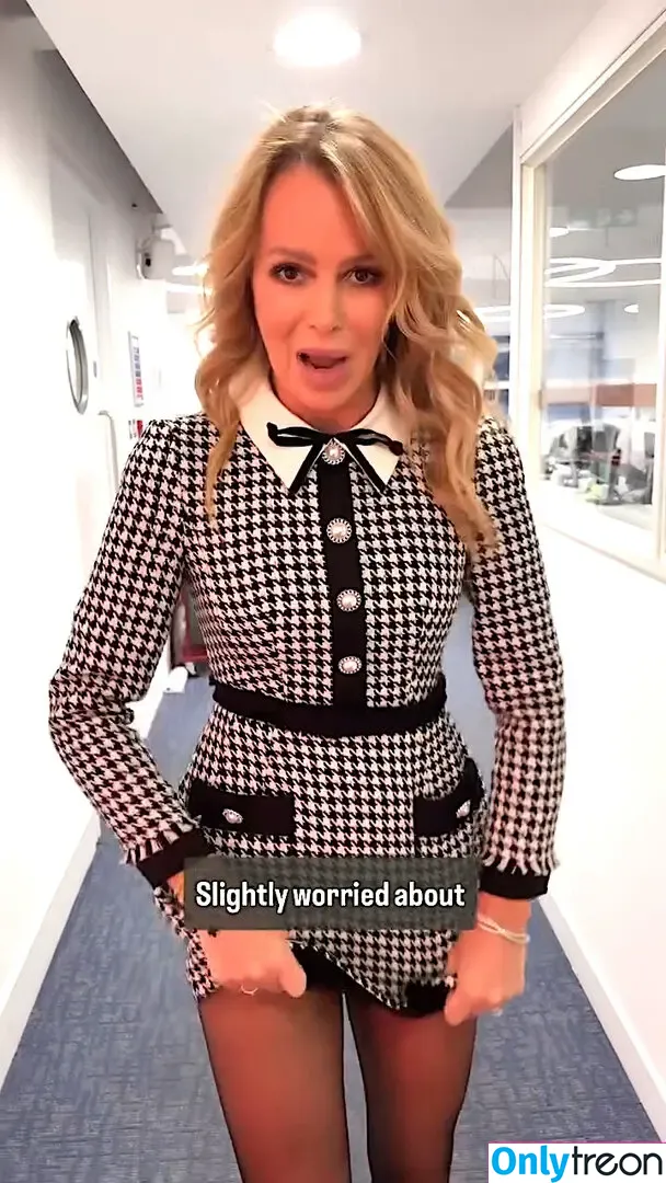 Amanda Holden nude photo #2709 (amanda_holden / noholdenback)